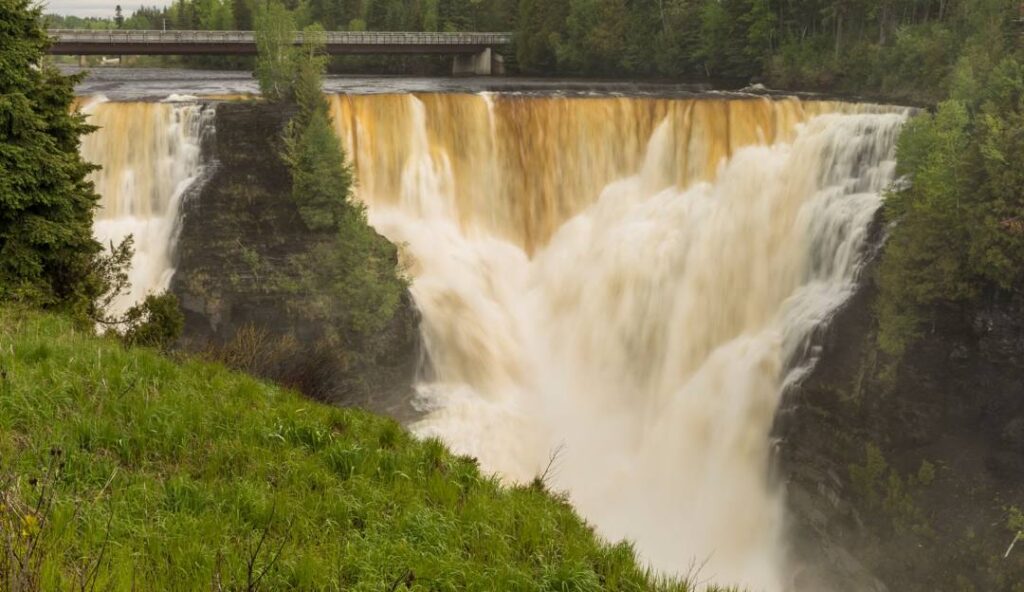 Kakabeka Falls